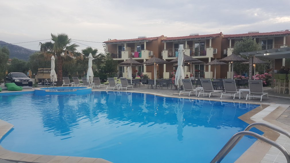 daratzis-pools